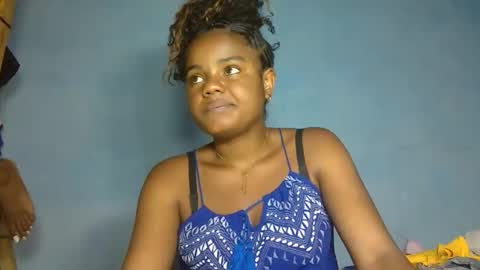 luciana012 online show from 10/08/25, 12:03
