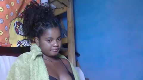 luciana012 online show from 10/18/25, 07:03