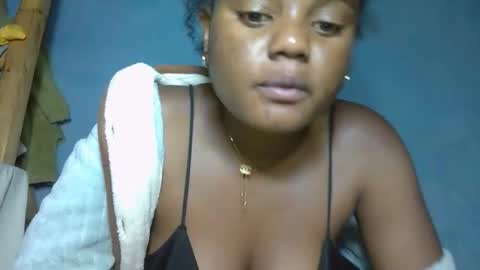 luciana012 online show from 10/20/25, 05:57