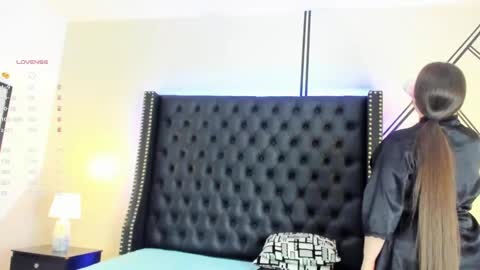 luciana_brown_ online show from 02/20/25, 10:37