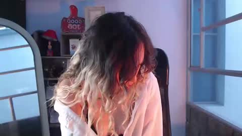 Snapshot of luciana_evaans chatting on 12/06/24, 05:00 Luciana Evans online show from 12/06/24, 05:00