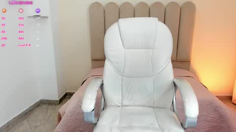 Luciana online show from 02/15/25, 10:44