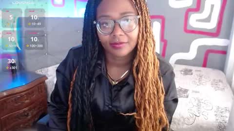 Snapshot of luciana_moraine chatting on 11/17/25, 07:08 Luciana online show from 11/17/25, 07:08