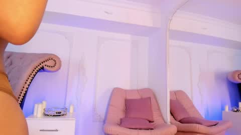 Snapshot of luciana_roa chatting on 06/07/26, 02:32 Luciana online show from 06/07/26, 02:32