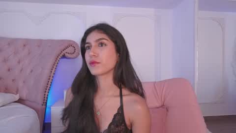 Snapshot of luciana_roa chatting on 06/27/26, 08:47 Luciana online show from 06/27/26, 08:47