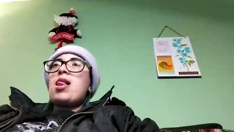 Snapshot of lucianacapisce chatting on 02/16/25, 02:42 Dani 3 online show from 02/16/25, 02:42