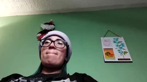 Snapshot of lucianacapisce chatting on 02/16/25, 05:48 Dani 3 online show from 02/16/25, 05:48