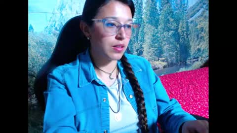 Snapshot of lucianahalen chatting on 09/29/25, 09:30 Lucy online show from 09/29/25, 09:30