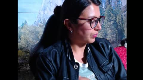 Snapshot of lucianahalen chatting on 10/18/25, 07:09 Lucy online show from 10/18/25, 07:09