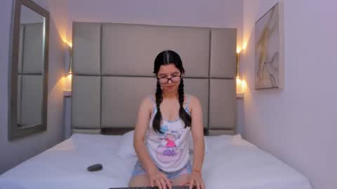 Snapshot of lucianasmith_ chatting on 02/10/25, 02:59 Luci online show from 02/10/25, 02:59