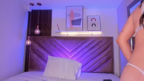 Snapshot of lucianasmith_ chatting on 02/15/25, 03:39 Luci online show from 02/15/25, 03:39