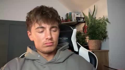 Lucian online show from 09/10/25, 07:36