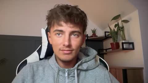 Lucian online show from 09/22/25, 07:49