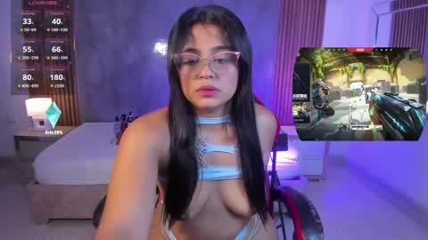 Snapshot of luciareid chatting on 05/11/26, 04:04 Lucia online show from 05/11/26, 04:04