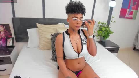 Snapshot of luciawallace chatting on 11/28/25, 11:40 lucia wallace online show from 11/28/25, 11:40