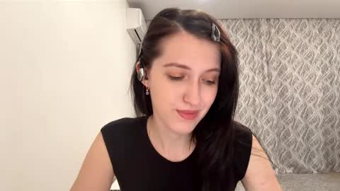 Snapshot of lucibeveridge chatting on 10/31/25, 07:26 Mary online show from 10/31/25, 07:26