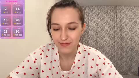 Snapshot of lucibeveridge chatting on 11/23/25, 05:13 Mary online show from 11/23/25, 05:13