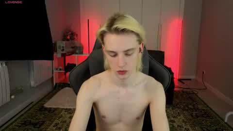 Snapshot of lucidangelok chatting on 03/21/26, 10:02 Angelok online show from 03/21/26, 10:02