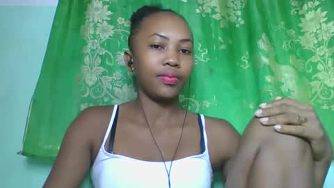 lucie196645 online show from 04/25/26, 06:05