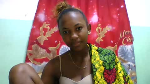 Snapshot of lucie196645 chatting on 06/21/26, 04:59 lucie196645 online show from 06/21/26, 04:59