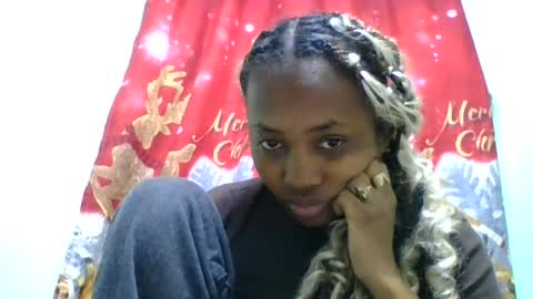 Snapshot of lucie196645 chatting on 06/27/26, 04:01 lucie196645 online show from 06/27/26, 04:01