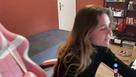 Snapshot of lucie_hot chatting on 02/28/25, 01:14 Lucie hot follow me on online show from 02/28/25, 01:14