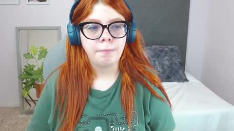 Lucie   online show from 01/10/25, 10:36