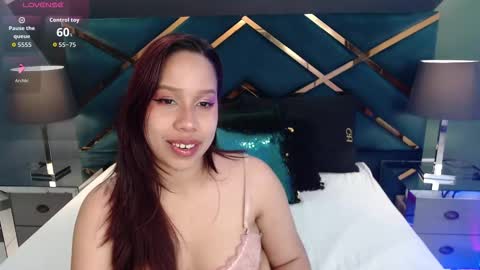 Snapshot of luciegh_ chatting on 09/14/25, 11:20 Lucie online show from 09/14/25, 11:20