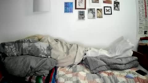 Snapshot of lucieleelark chatting on 01/16/26, 03:21 lucieleelark online show from 01/16/26, 03:21