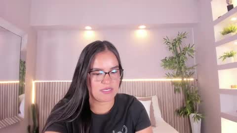 lucie online show from 04/10/26, 05:06