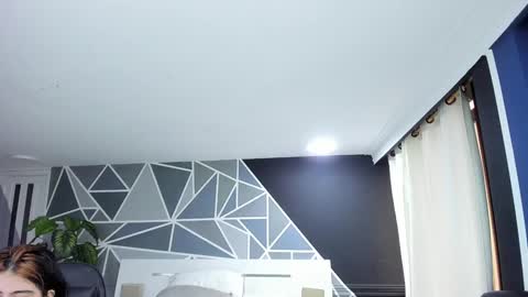 Lucy  online show from 02/04/25, 12:33