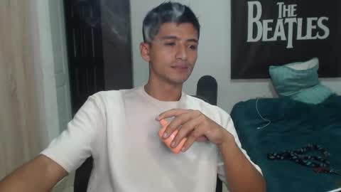 Snapshot of lucifferr_ chatting on 01/29/25, 11:20 leonel online show from 01/29/25, 11:20