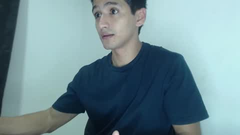 Snapshot of lucifferr_ chatting on 02/23/25, 11:47 leonel online show from 02/23/25, 11:47