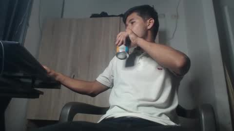 Snapshot of lucifferr_ chatting on 10/01/25, 06:52 leonel online show from 10/01/25, 06:52