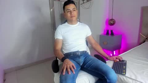 Leo online show from 11/20/25, 11:32