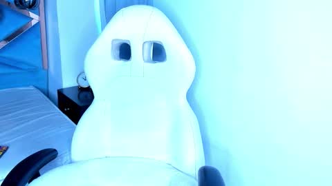 Leo online show from 11/25/25, 11:32