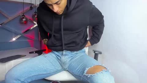 Snapshot of lucii_fer_ chatting on 03/18/26, 11:35 Leo online show from 03/18/26, 11:35