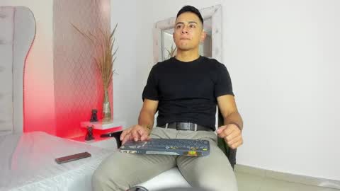 Snapshot of lucii_fer_ chatting on 04/09/26, 12:21 Leo online show from 04/09/26, 12:21