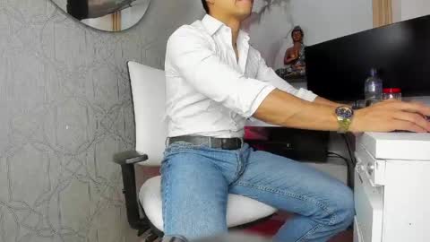 Snapshot of lucii_fer_ chatting on 05/23/26, 11:36 Leo online show from 05/23/26, 11:36