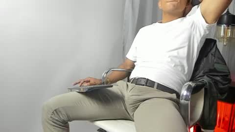 Snapshot of lucii_fer_ chatting on 07/28/26, 04:39 Leo online show from 07/28/26, 04:39