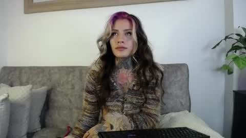 Snapshot of luciiana_lol chatting on 05/13/26, 08:16 luciiana online show from 05/13/26, 08:16