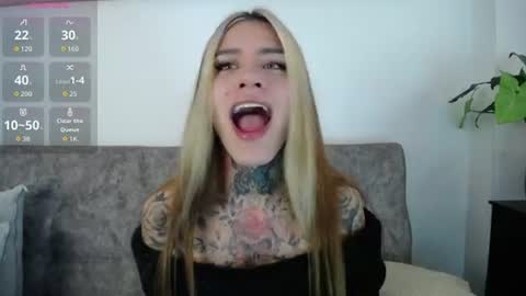 Snapshot of luciiana_lol chatting on 06/14/26, 12:07 luciiana online show from 06/14/26, 12:07