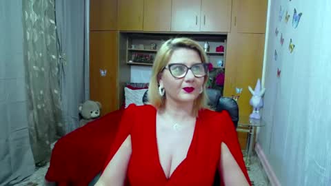 Lucille Fenly online show from 01/25/25, 05:18