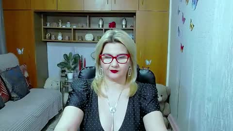 Snapshot of lucillefenlys chatting on 03/11/26, 10:38 Lucille Fenly online show from 03/11/26, 10:38