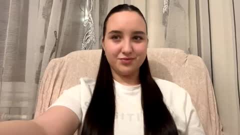 Snapshot of lucindapano chatting on 11/25/25, 09:15 Sofia online show from 11/25/25, 09:15