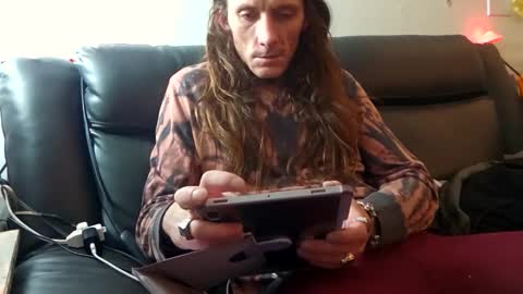 Snapshot of luciousloxs chatting on 11/28/25, 09:12 luciousloxs online show from 11/28/25, 09:12