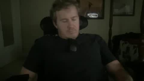 Snapshot of luckboy698 chatting on 02/11/25, 04:46 luckboy698 online show from 02/11/25, 04:46