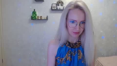 Snapshot of luckcristal chatting on 03/28/26, 03:55 Arina online show from 03/28/26, 03:55