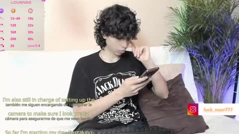 Snapshot of lucke_noor chatting on 12/05/24, 05:17 Noor online show from 12/05/24, 05:17