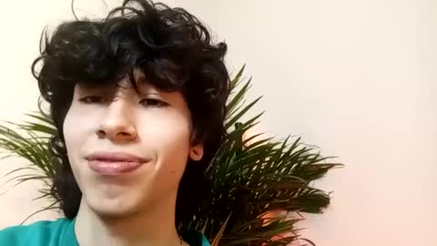 Snapshot of lucke_noor chatting on 12/22/24, 01:12 Noor online show from 12/22/24, 01:12